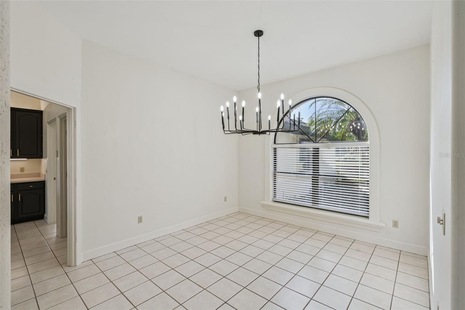 Image 13 of 45 For 26820 Bloomfield Avenue