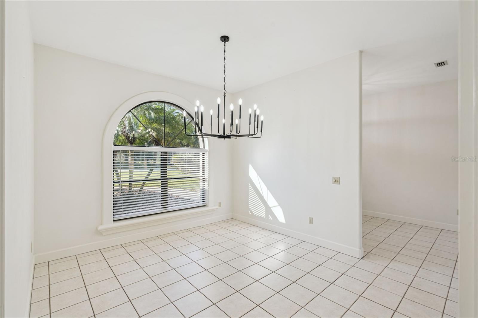 Image 14 of 45 For 26820 Bloomfield Avenue