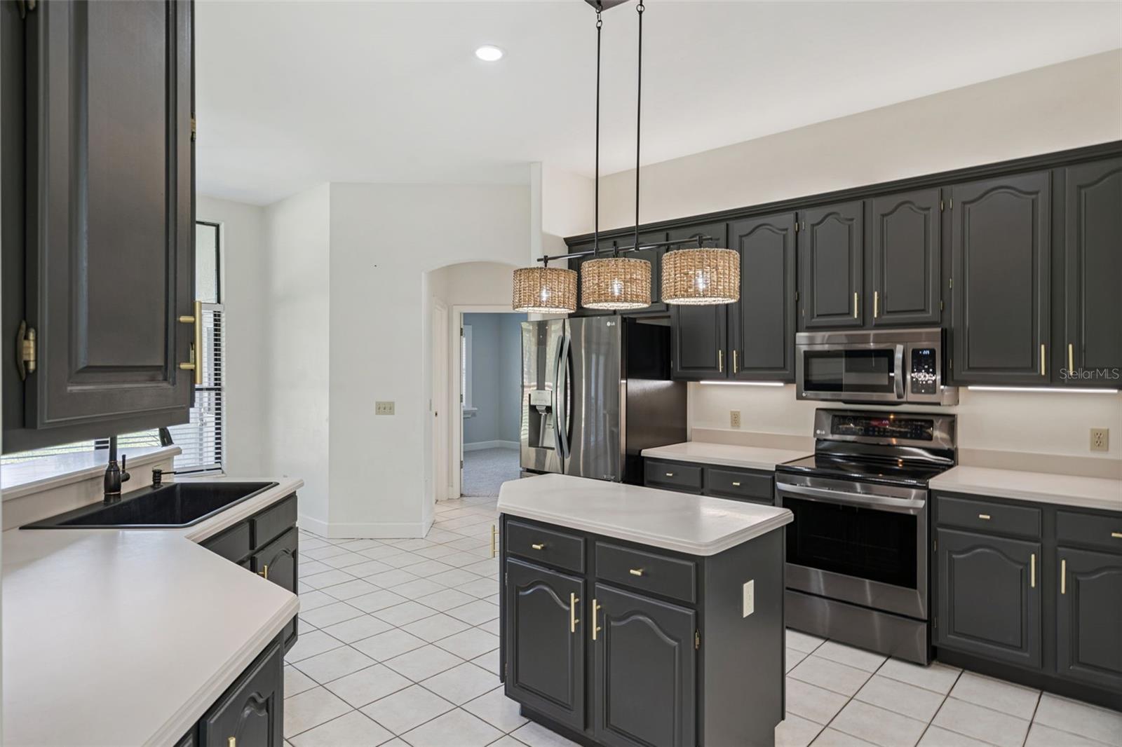 Image 16 of 45 For 26820 Bloomfield Avenue