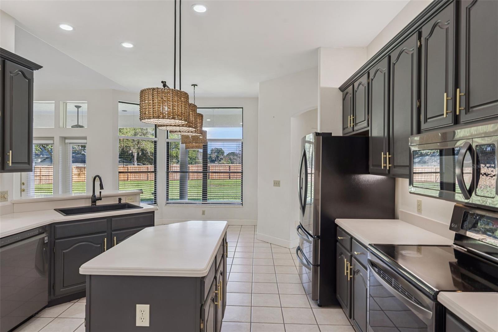 Image 17 of 45 For 26820 Bloomfield Avenue