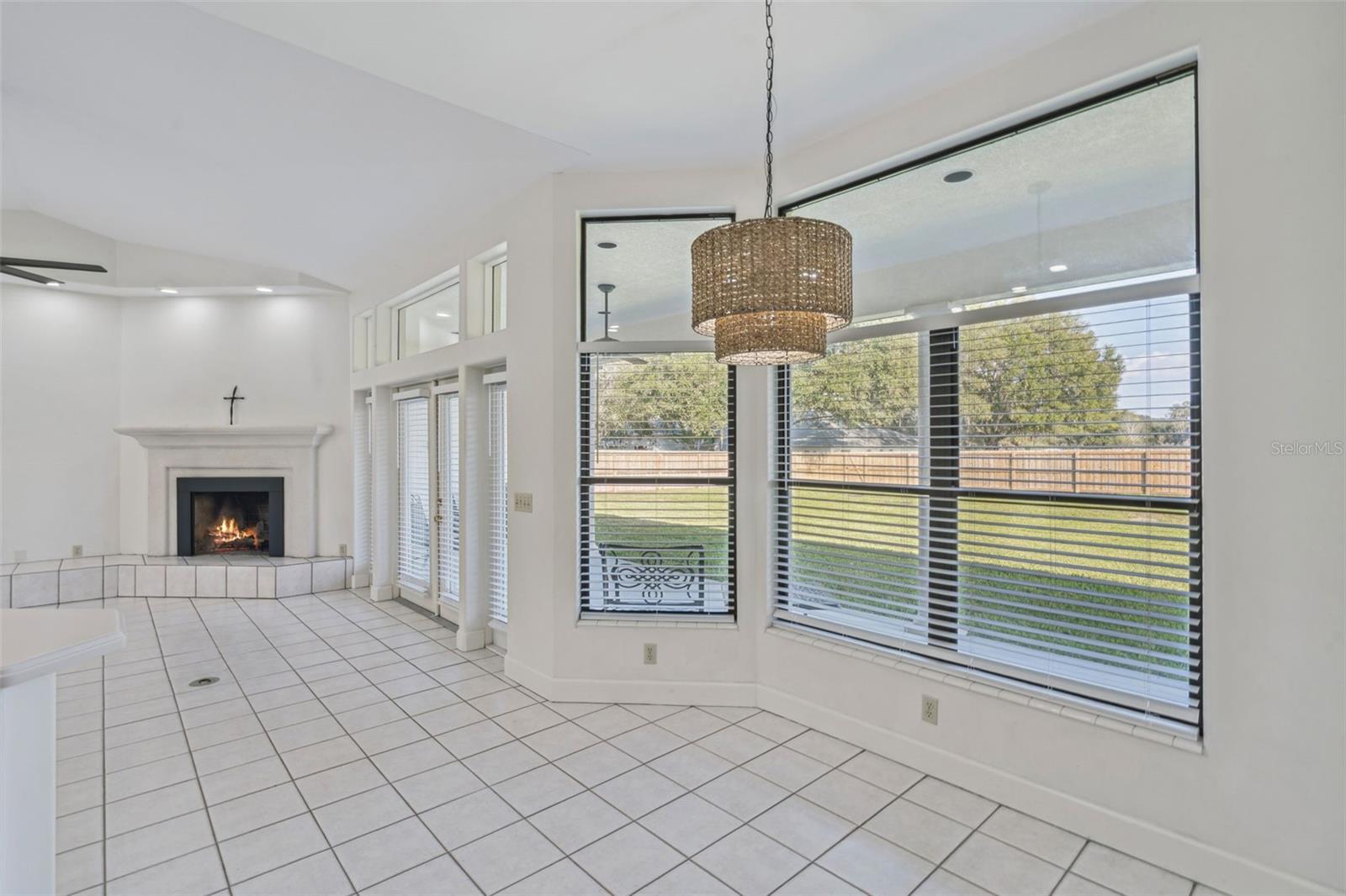 Image 20 of 45 For 26820 Bloomfield Avenue