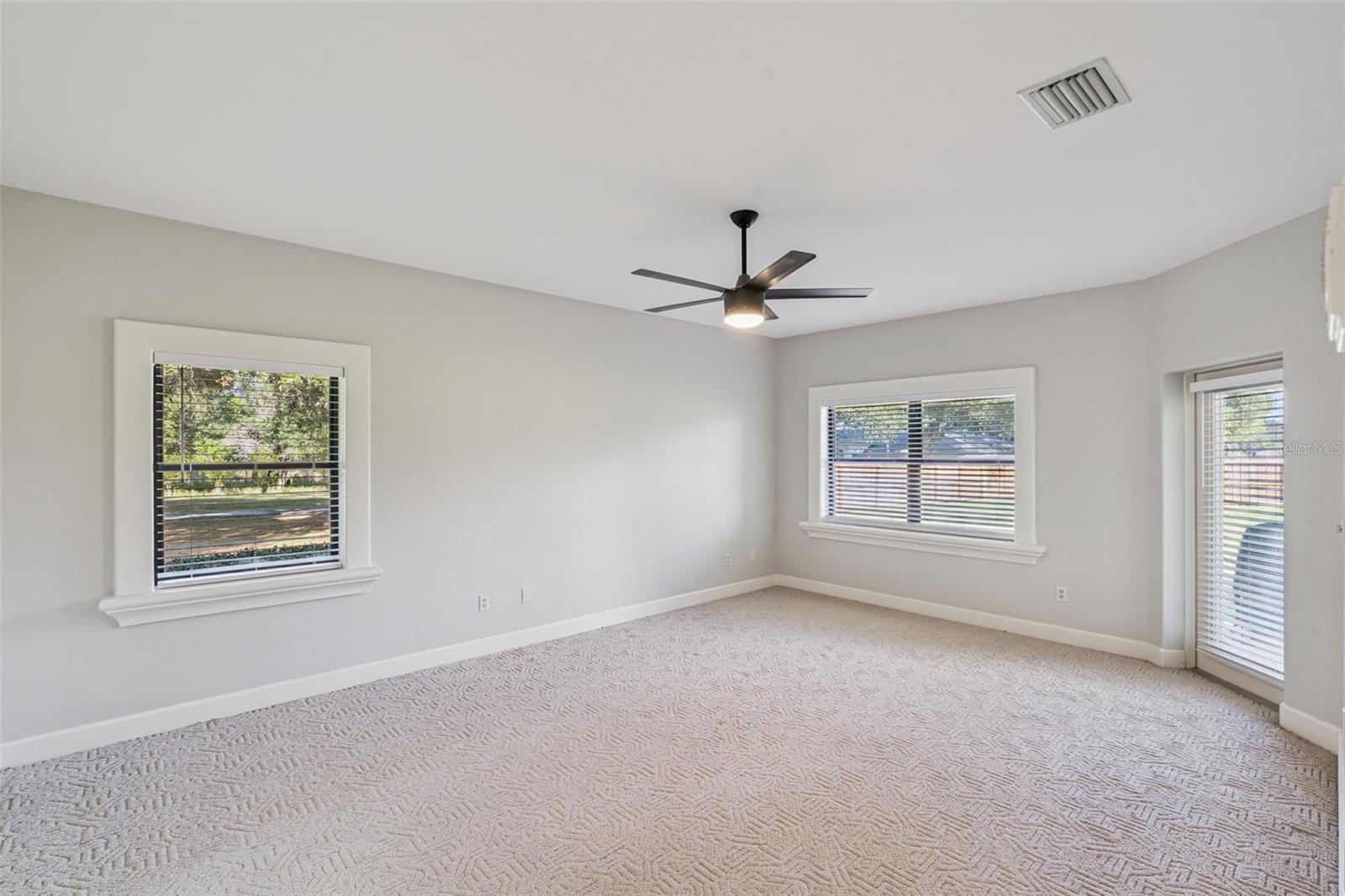 Image 23 of 45 For 26820 Bloomfield Avenue