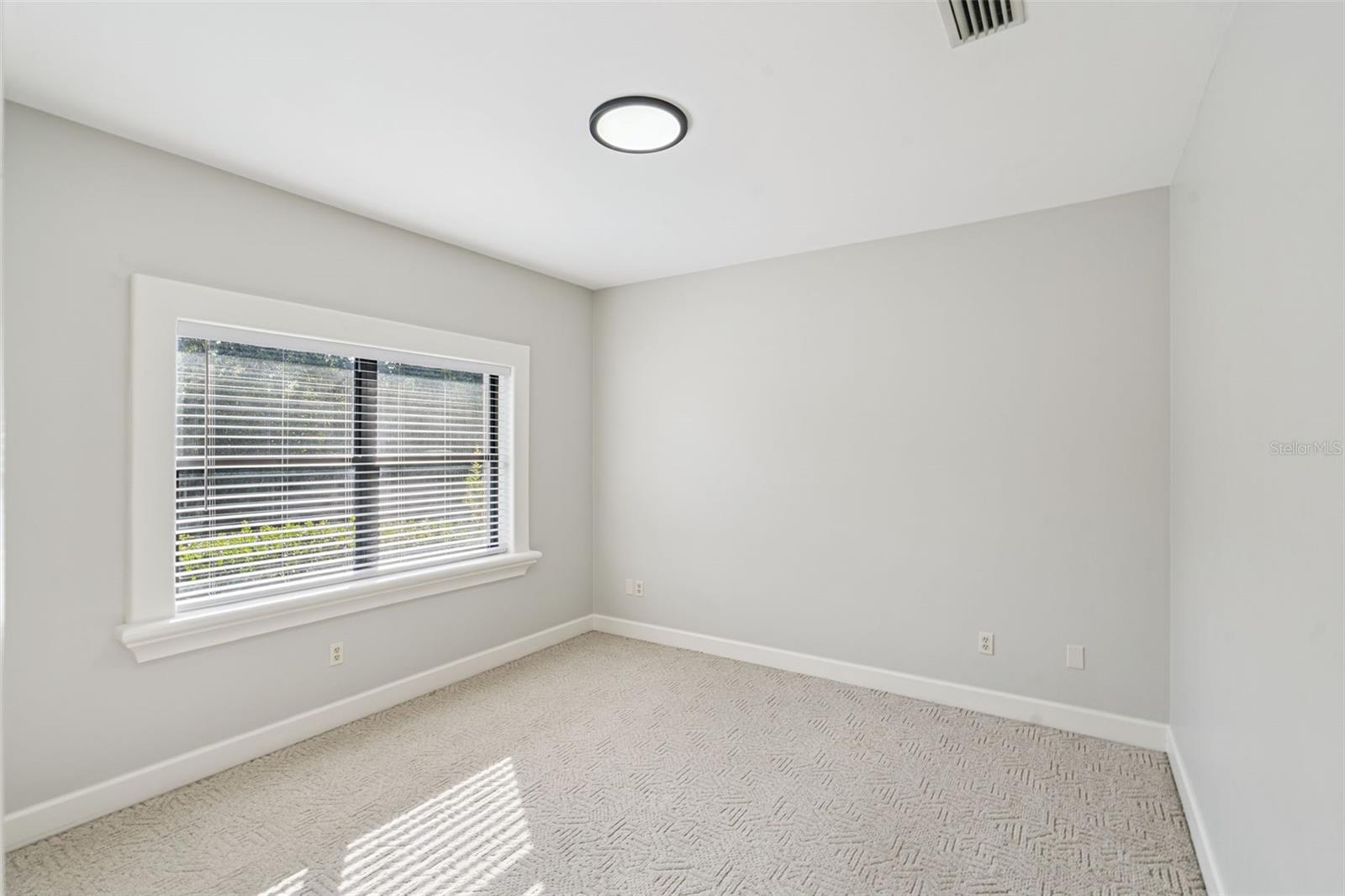 Image 26 of 45 For 26820 Bloomfield Avenue