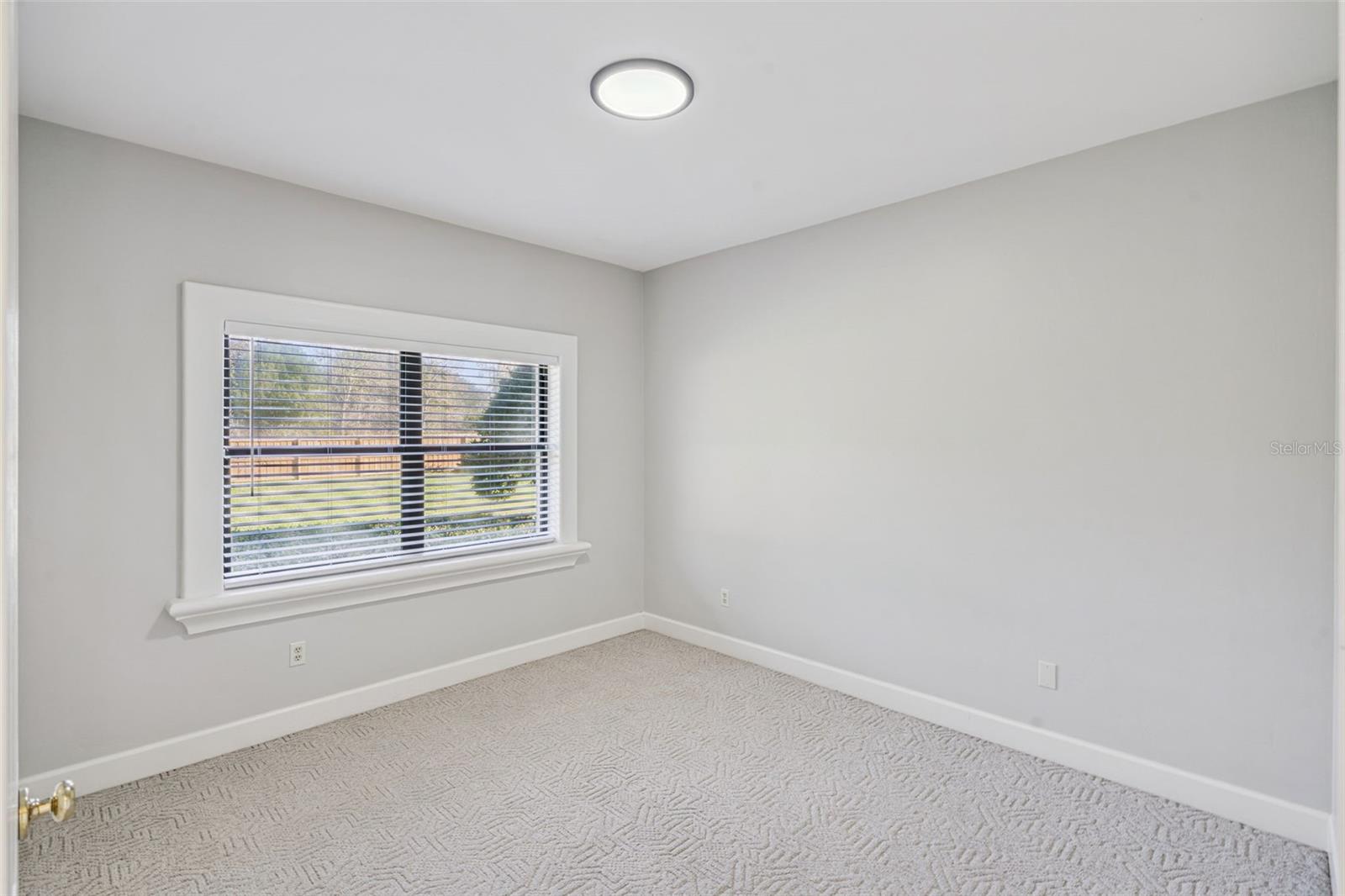 Image 27 of 45 For 26820 Bloomfield Avenue