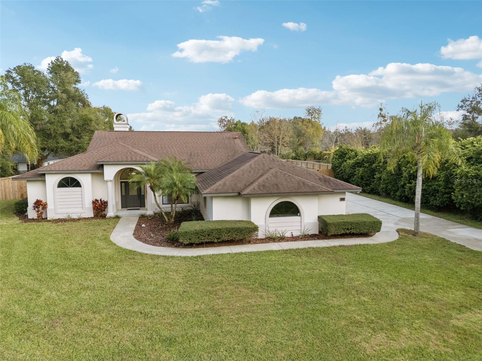 Image 3 of 45 For 26820 Bloomfield Avenue