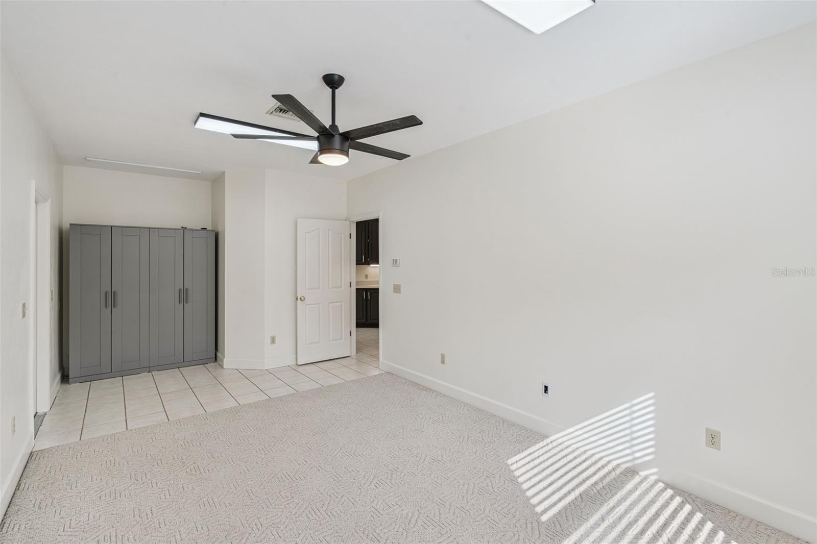 Image 30 of 45 For 26820 Bloomfield Avenue