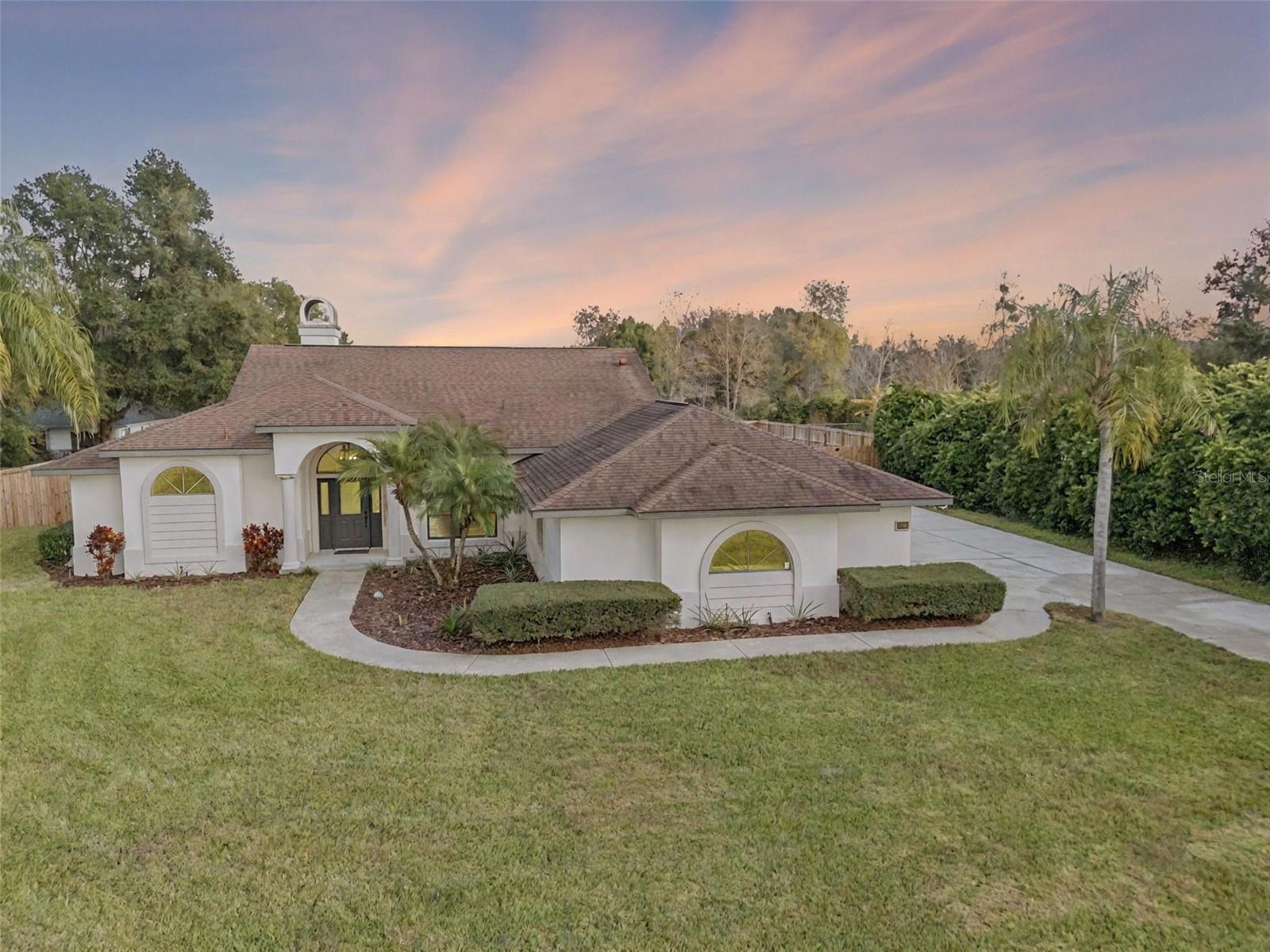 Image 37 of 45 For 26820 Bloomfield Avenue