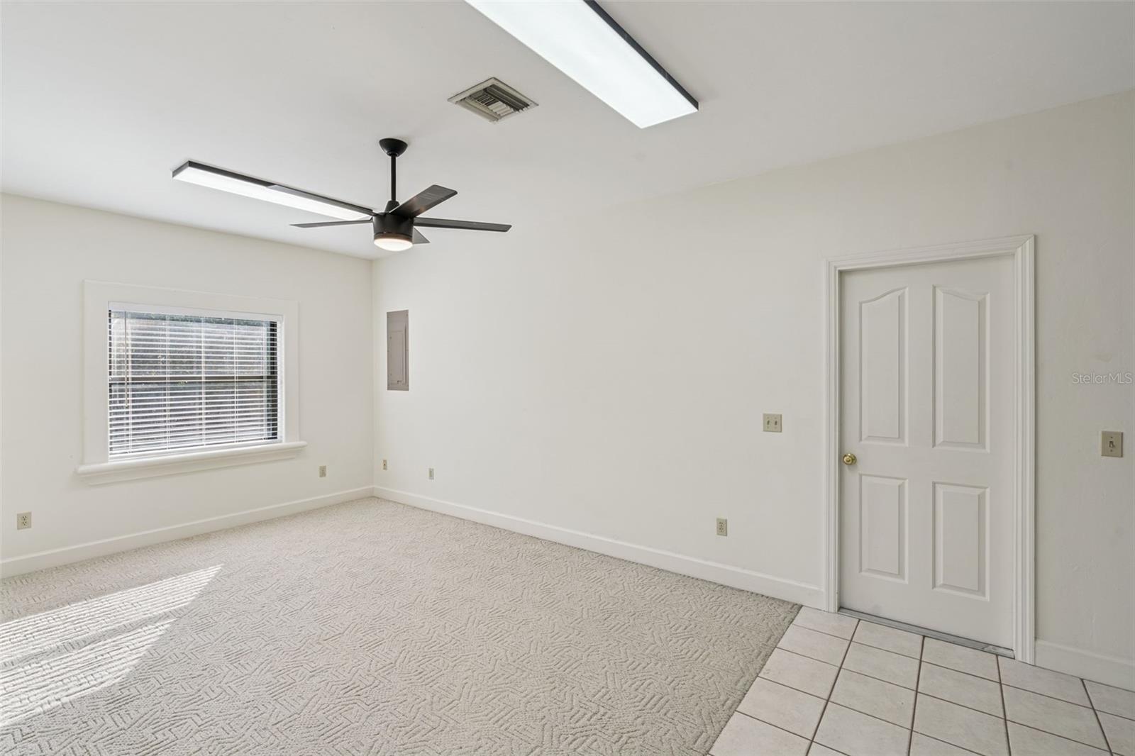 Image 38 of 45 For 26820 Bloomfield Avenue