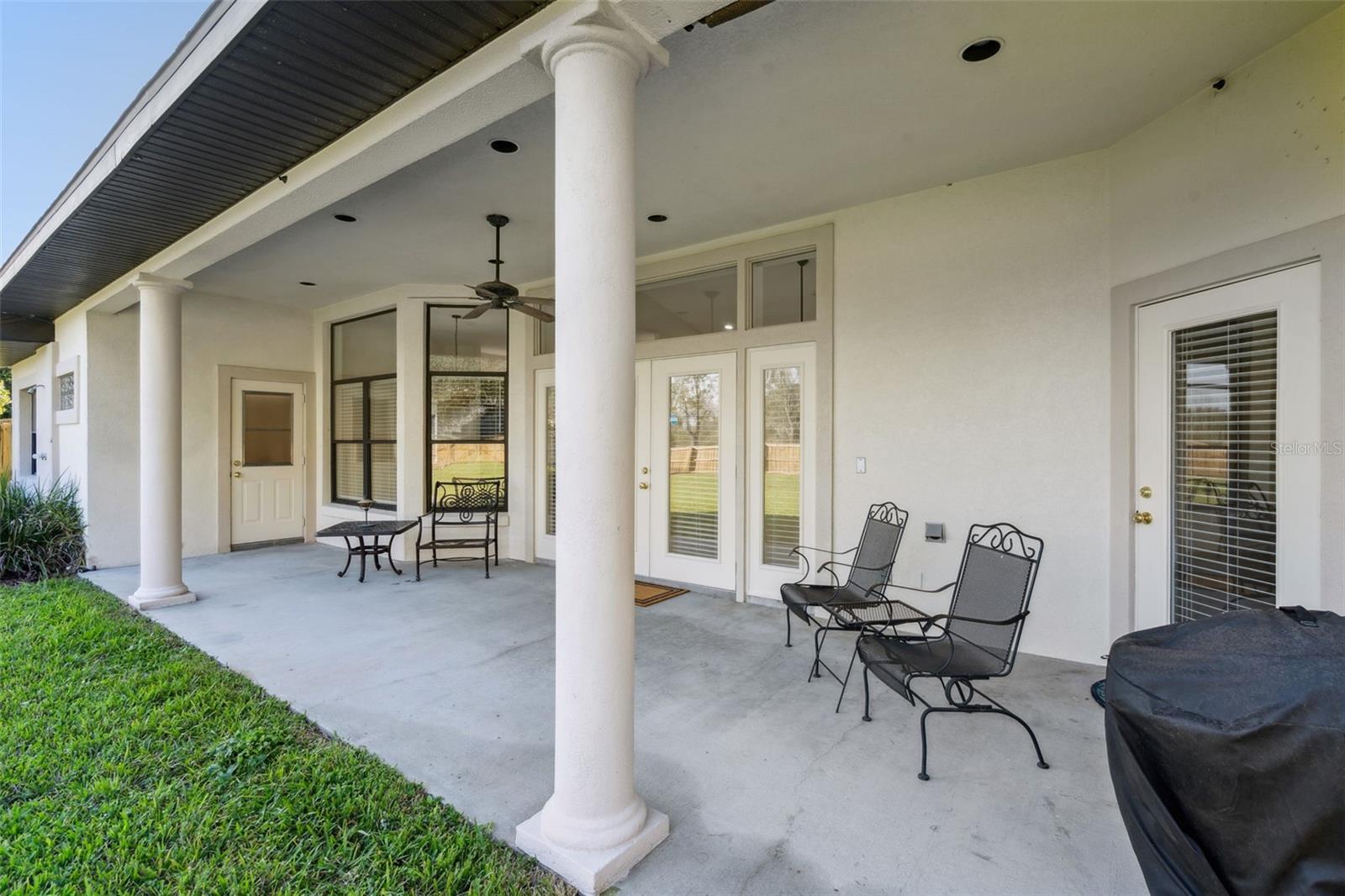 Image 40 of 45 For 26820 Bloomfield Avenue