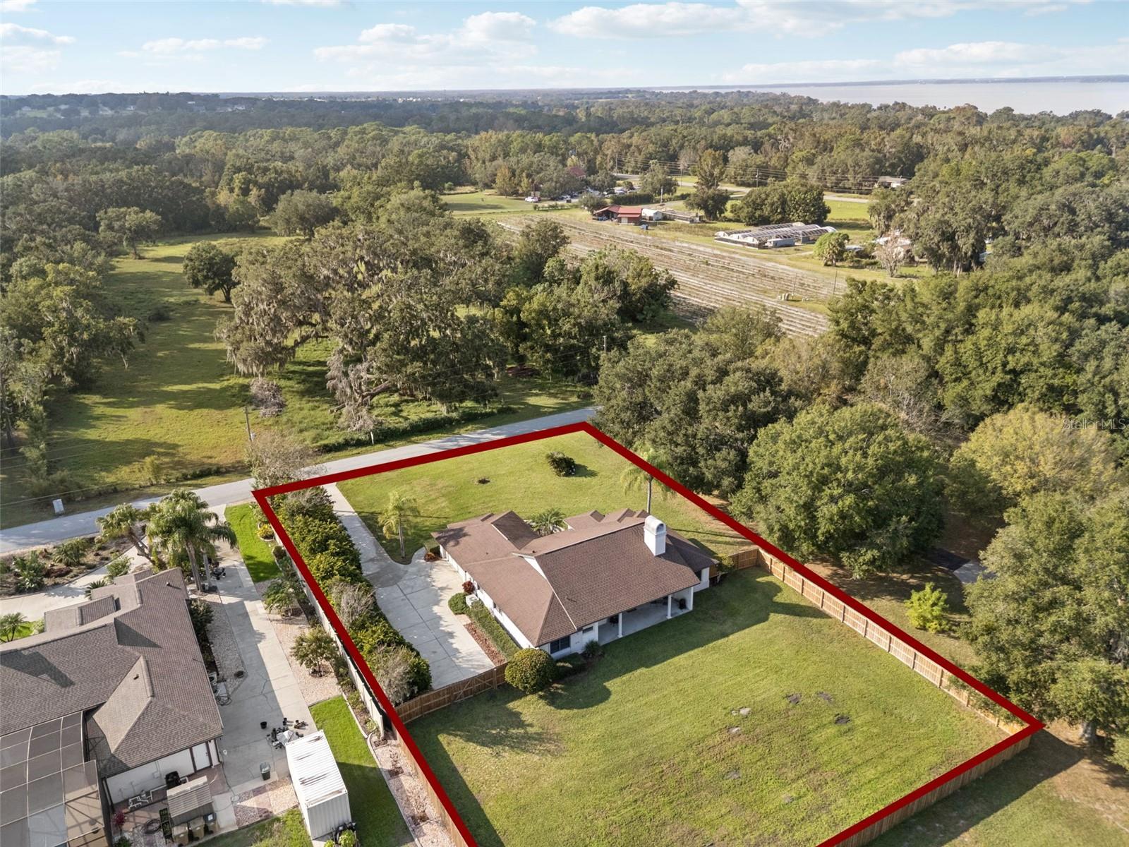 Image 8 of 45 For 26820 Bloomfield Avenue