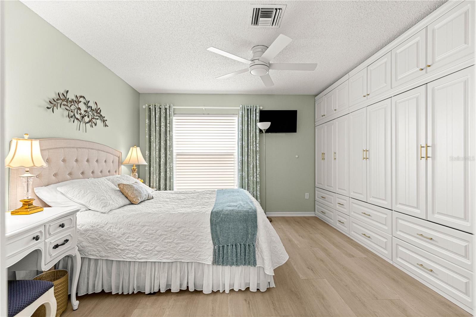 Image 13 of 32 For 729 Hernandez Drive