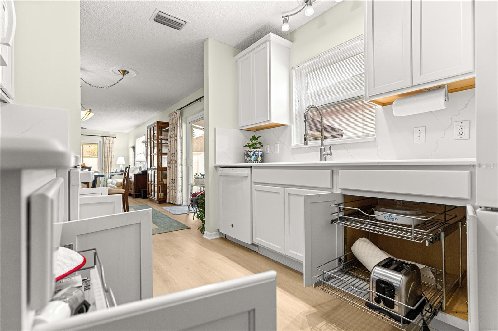 Image 24 of 32 For 729 Hernandez Drive