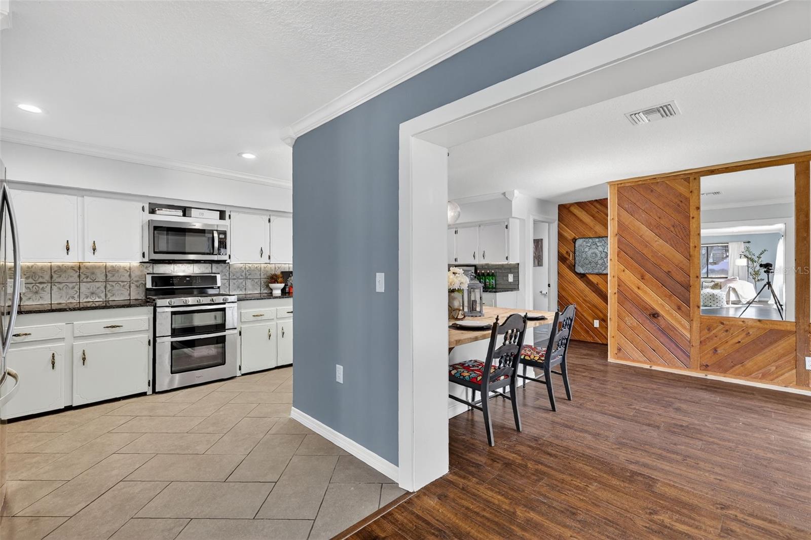 Image 10 of 36 For 109 Bloxam Avenue