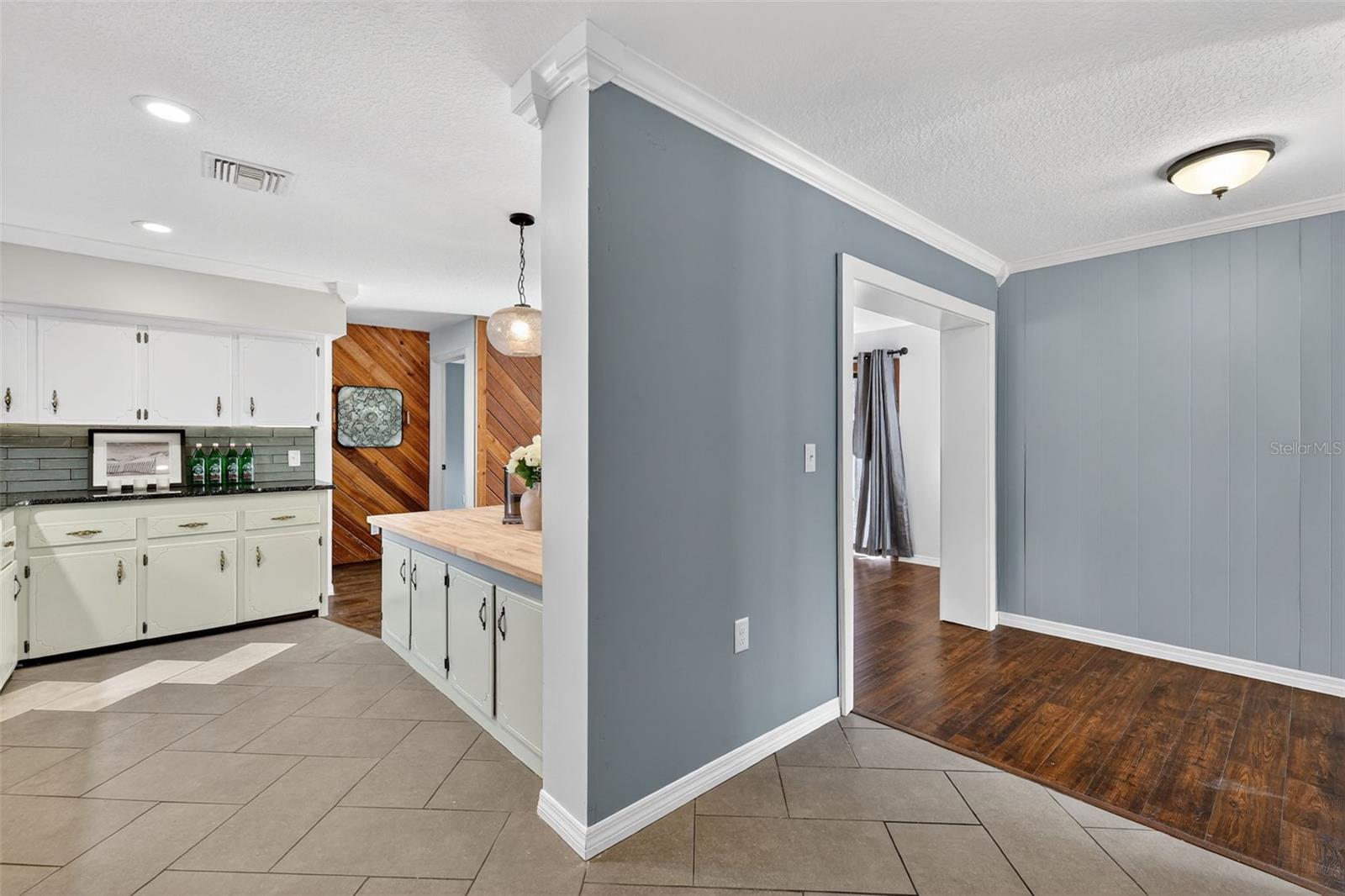 Image 17 of 36 For 109 Bloxam Avenue