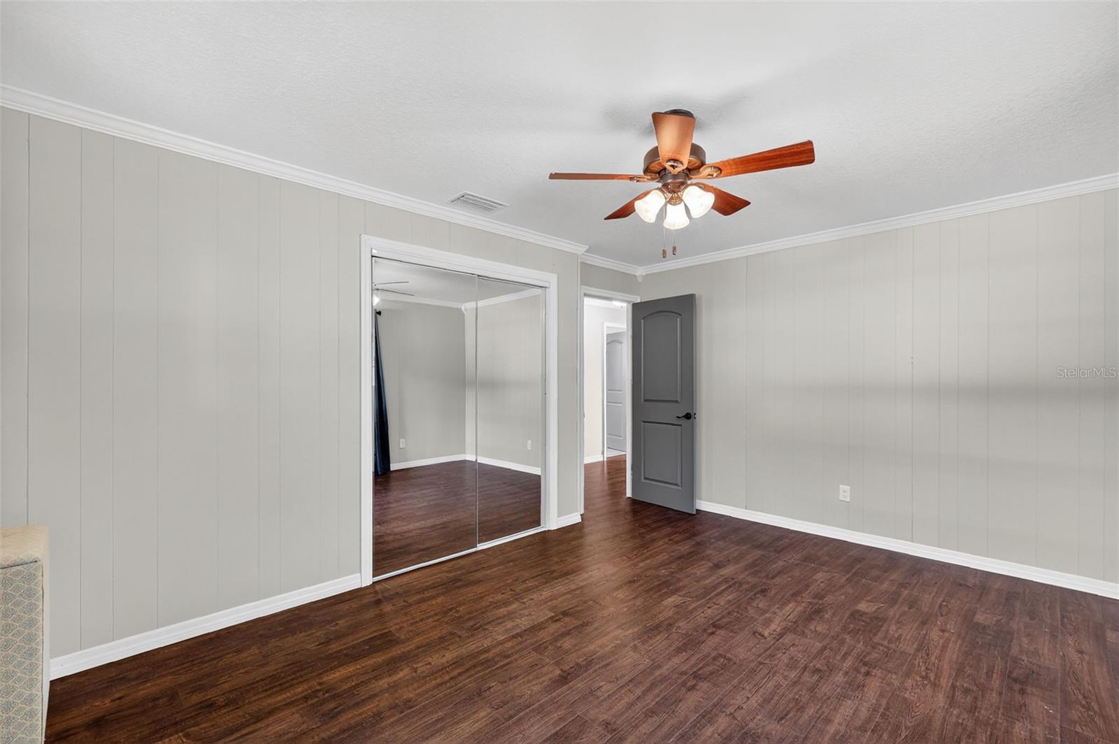 Image 21 of 36 For 109 Bloxam Avenue