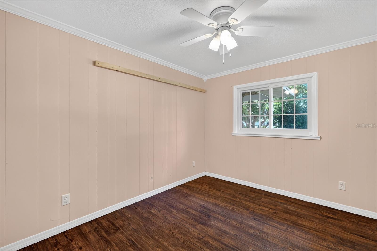 Image 22 of 36 For 109 Bloxam Avenue