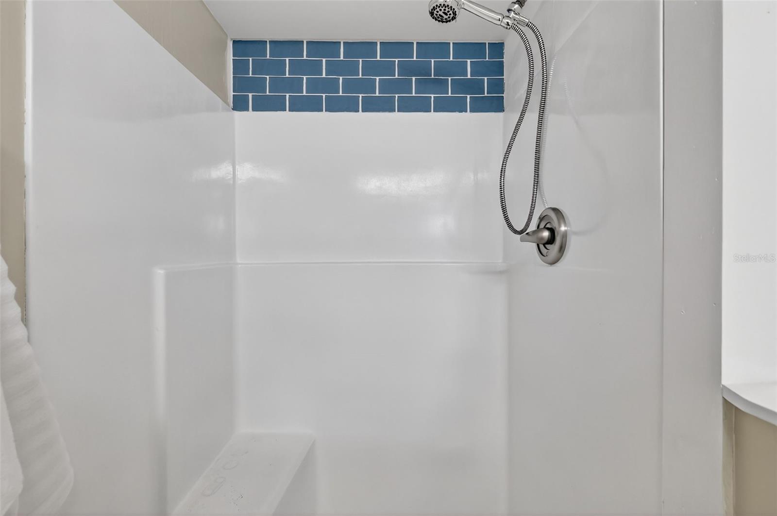 Image 25 of 36 For 109 Bloxam Avenue