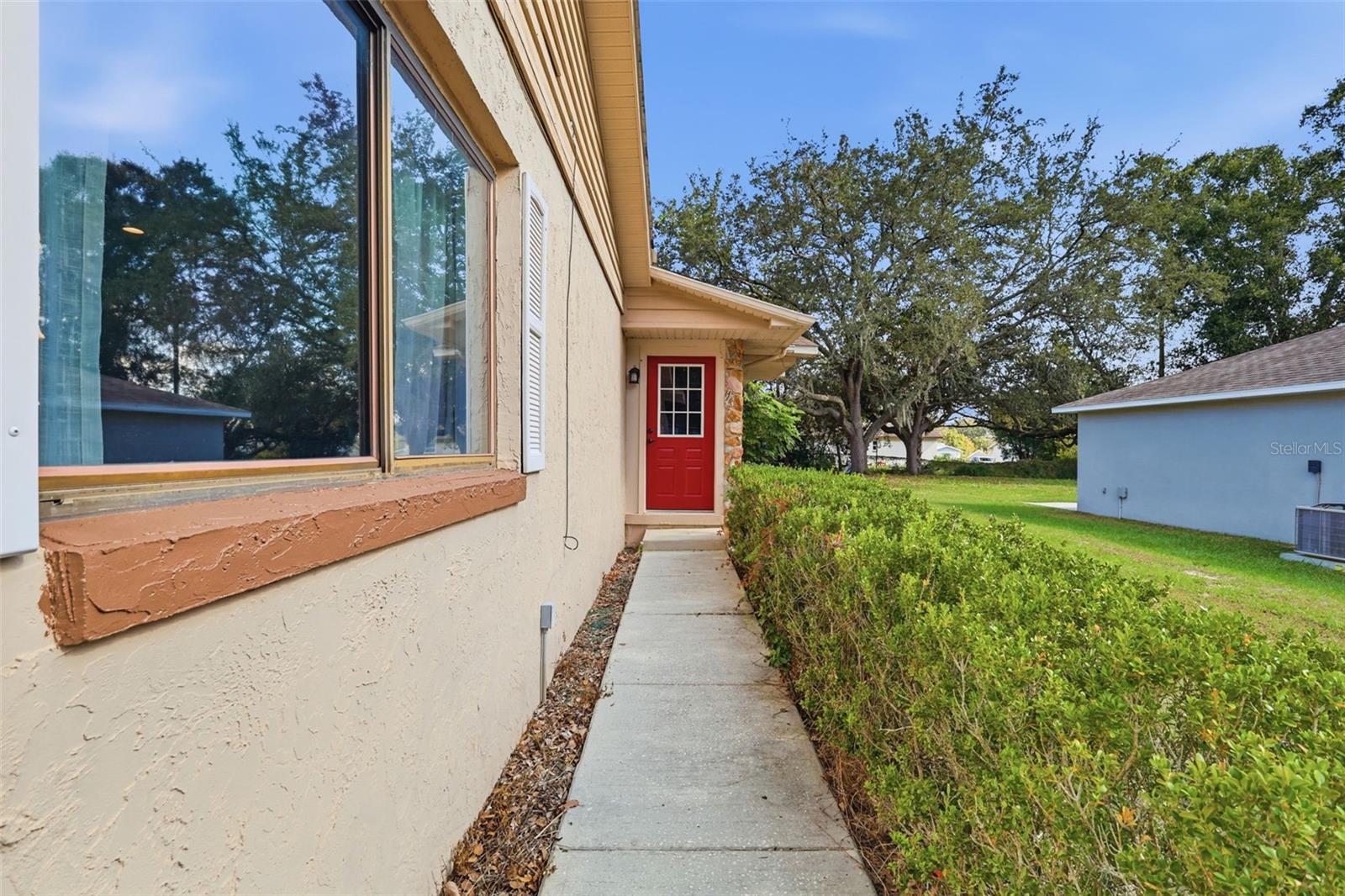 Image 28 of 36 For 109 Bloxam Avenue