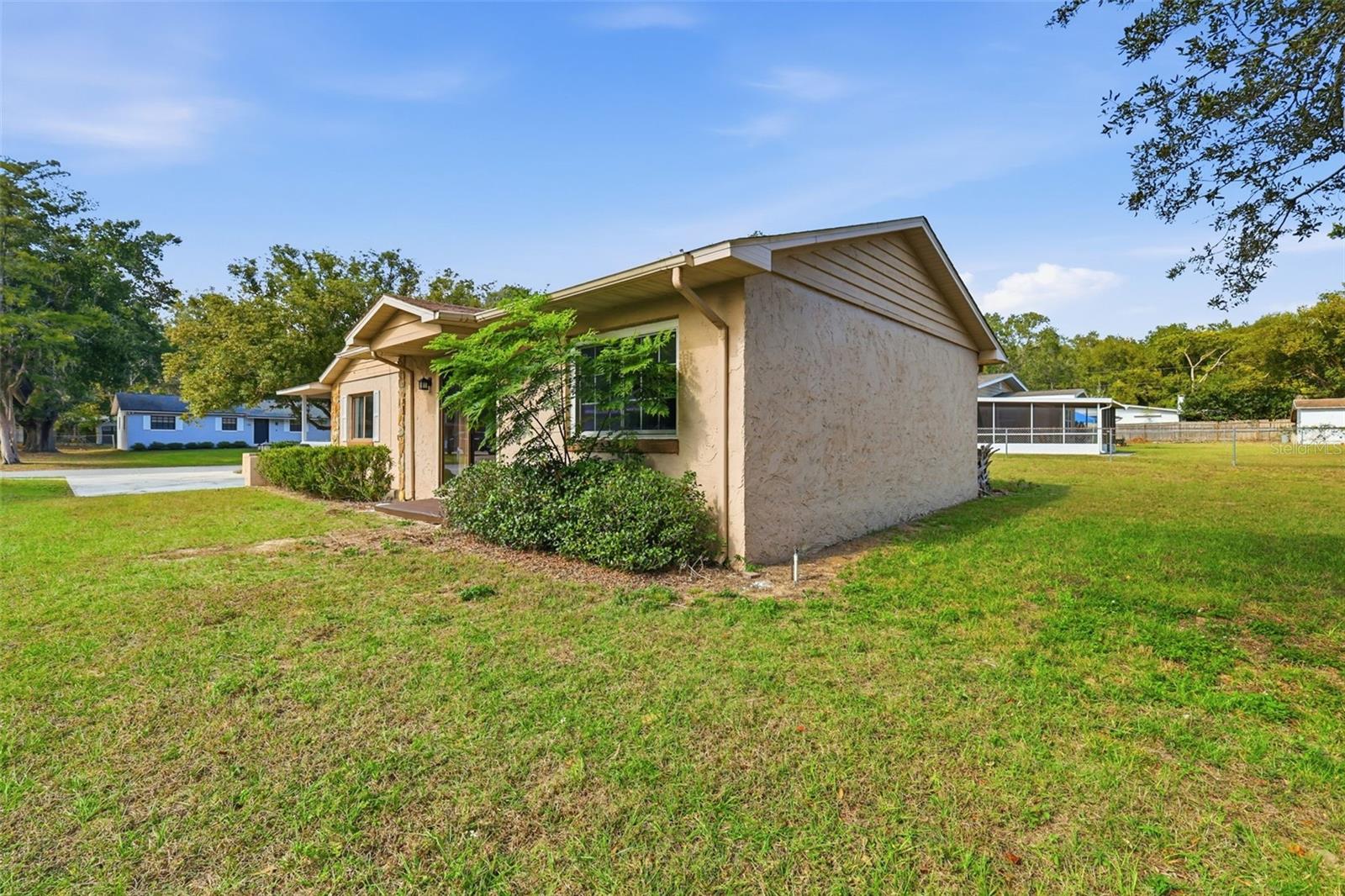 Image 30 of 36 For 109 Bloxam Avenue