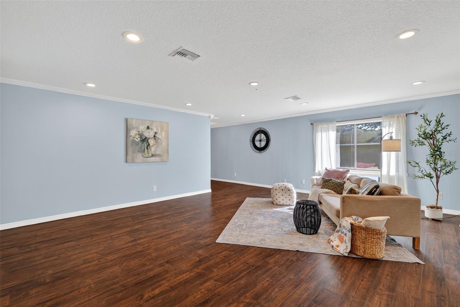 Image 4 of 36 For 109 Bloxam Avenue