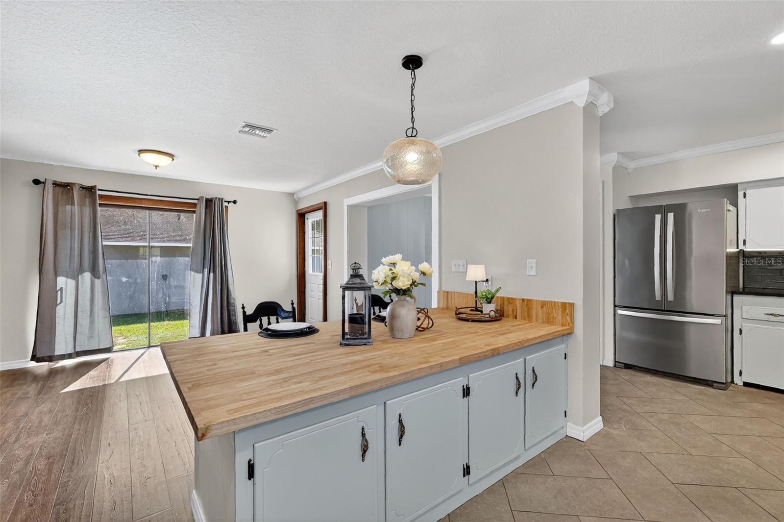 Image 7 of 36 For 109 Bloxam Avenue