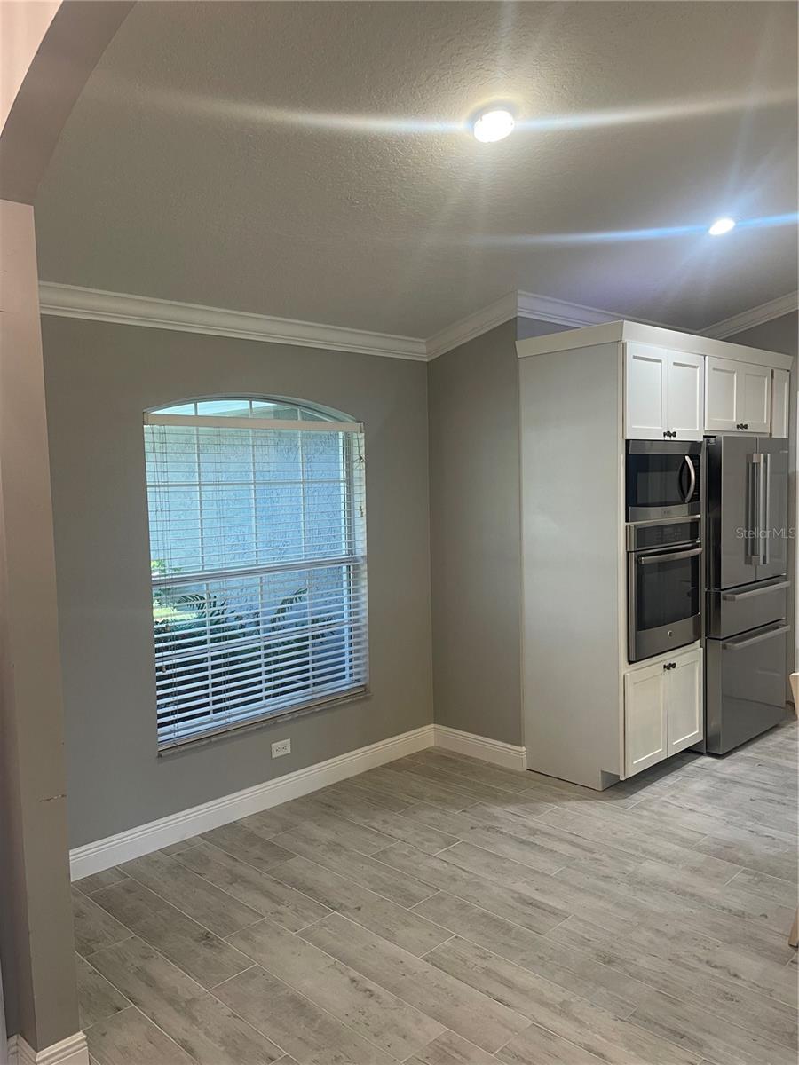 Listing photo id 11 for 2234 Lake Pointe Circle