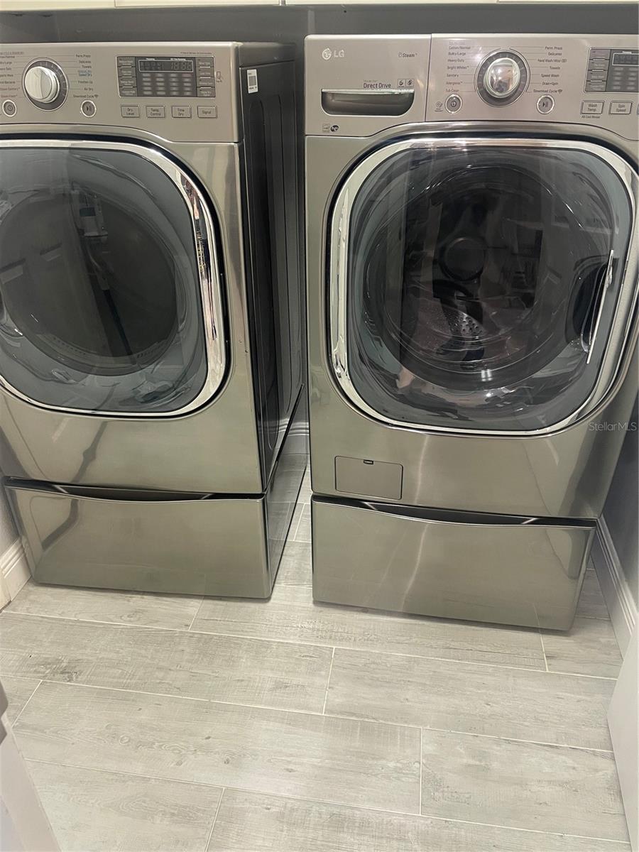 Listing photo id 14 for 2234 Lake Pointe Circle