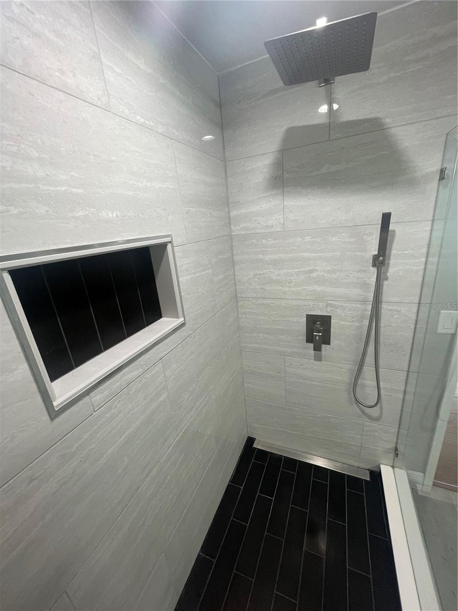 Listing photo id 17 for 2234 Lake Pointe Circle