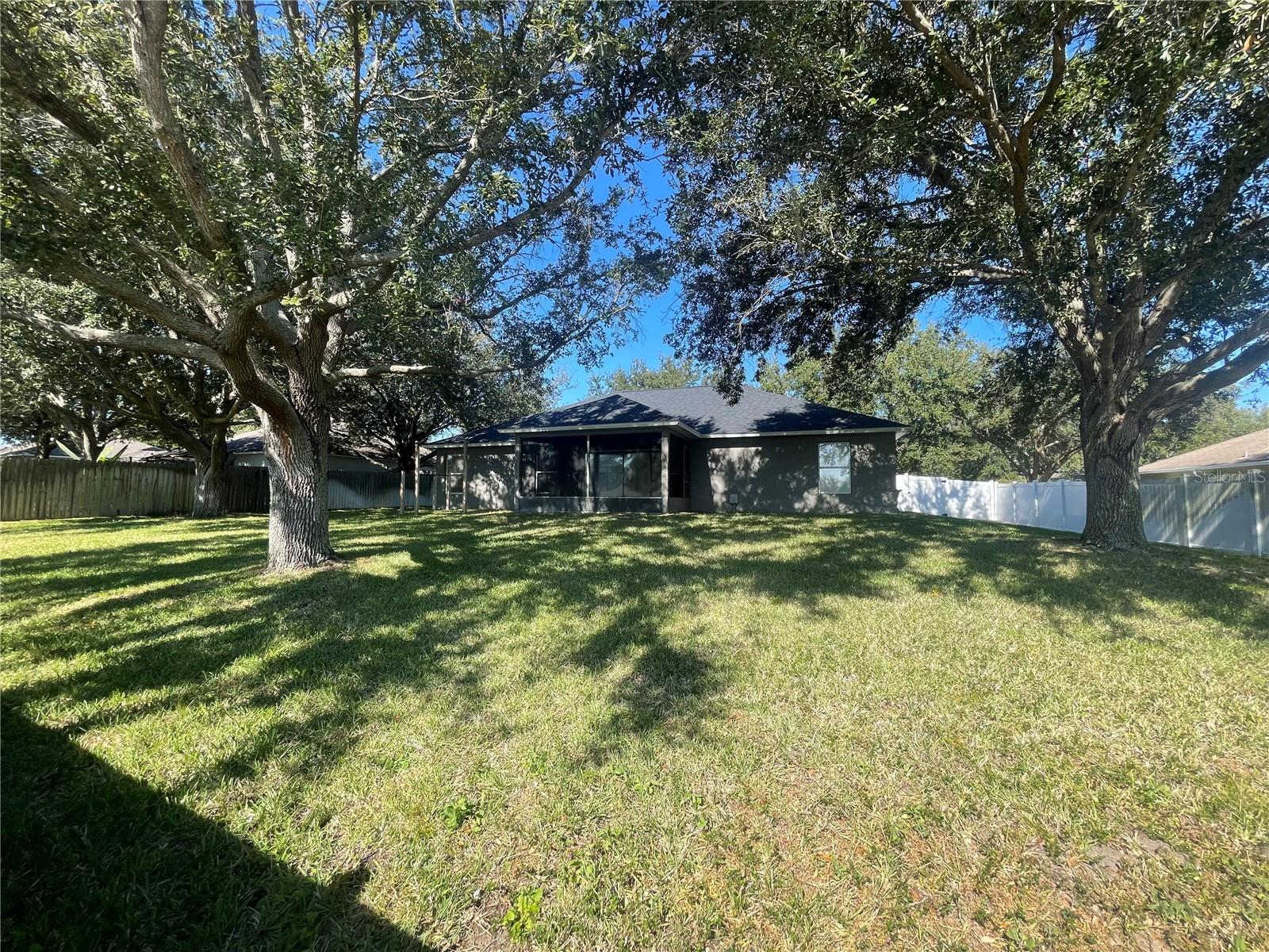 Listing photo id 35 for 2234 Lake Pointe Circle