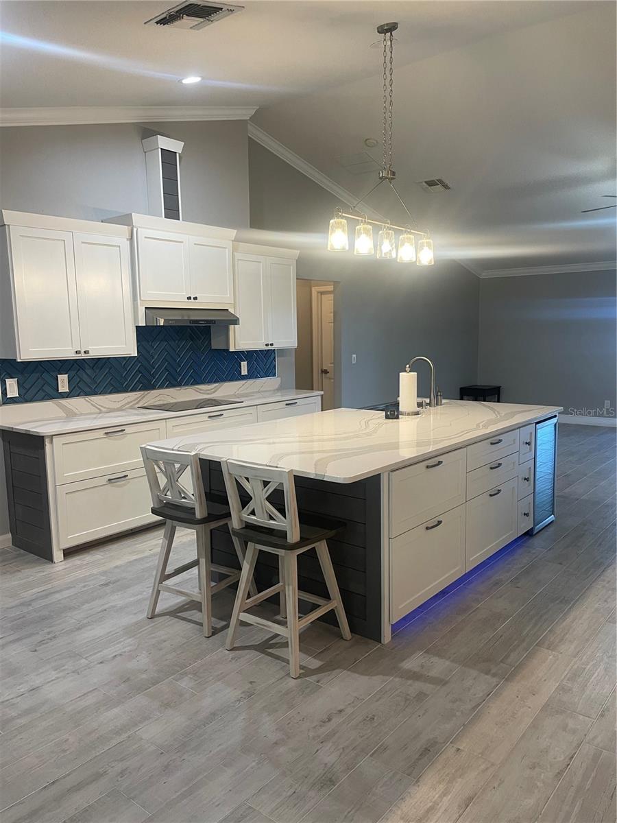 Listing photo id 2 for 2234 Lake Pointe Circle