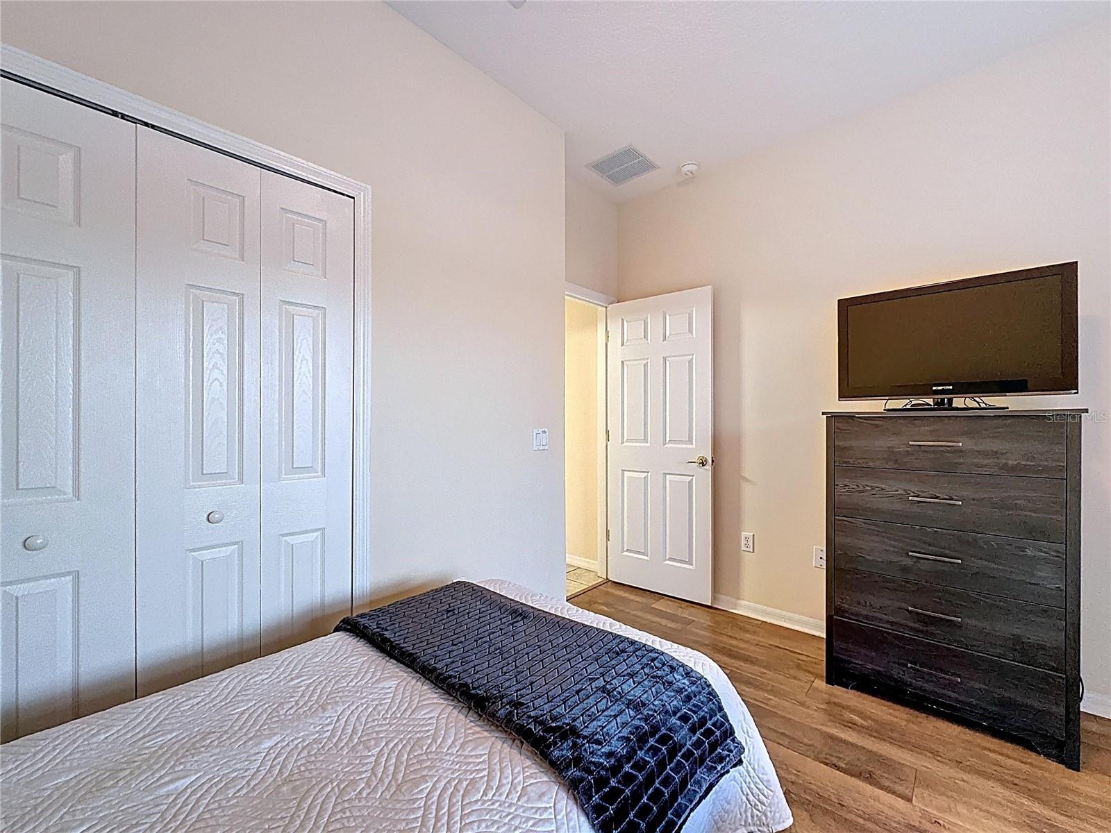 Image 29 of 82 For 4645 Cumbrian Lakes Drive