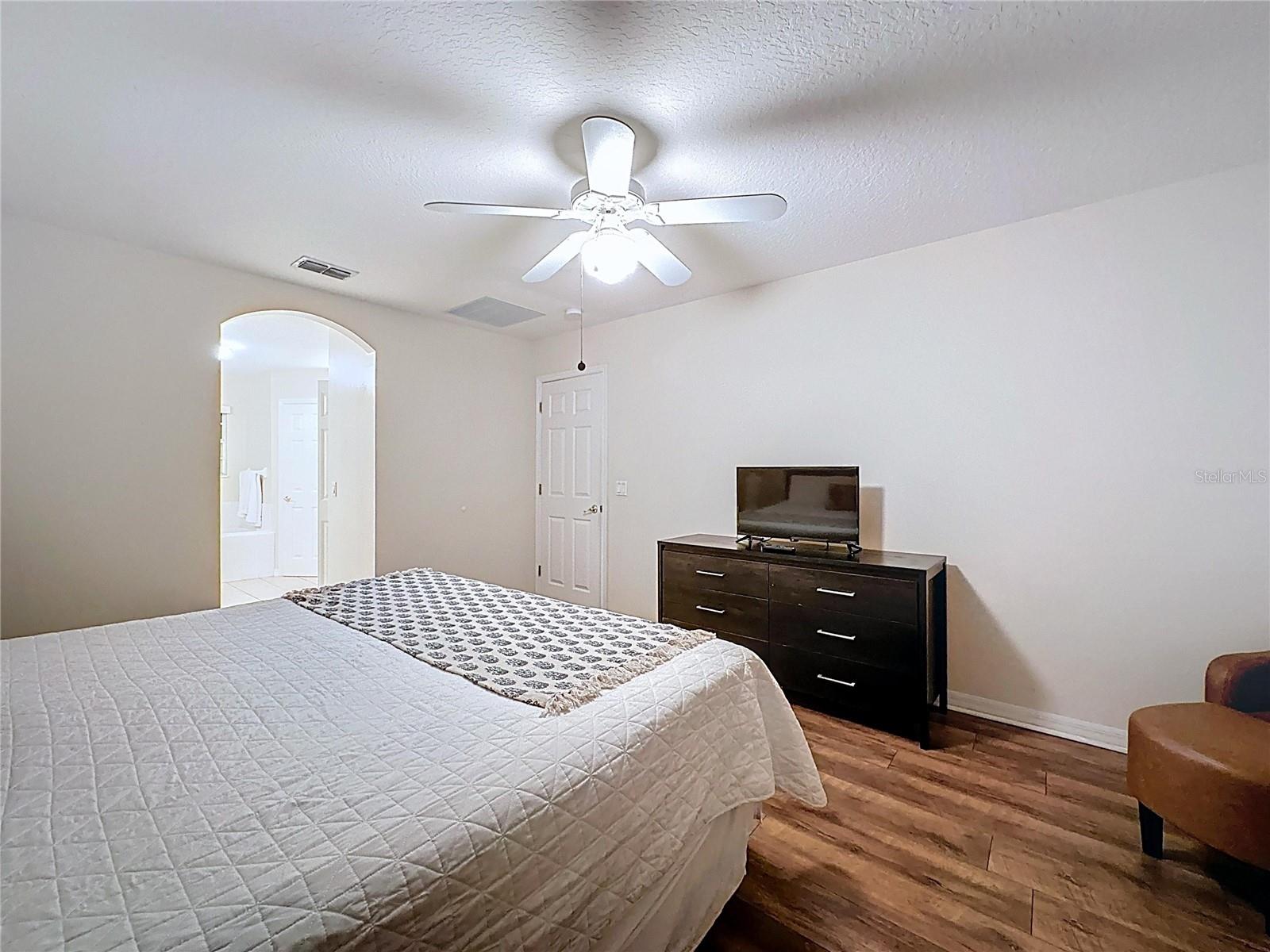 Image 45 of 82 For 4645 Cumbrian Lakes Drive