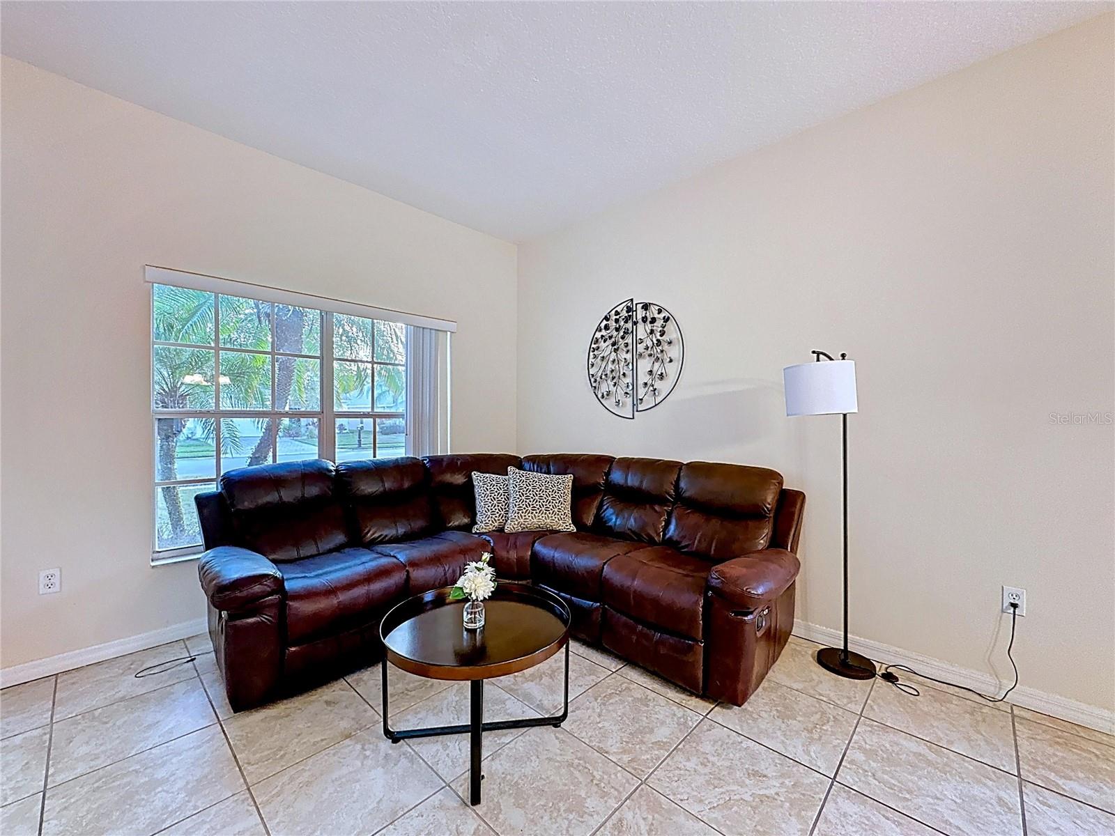 Image 7 of 82 For 4645 Cumbrian Lakes Drive