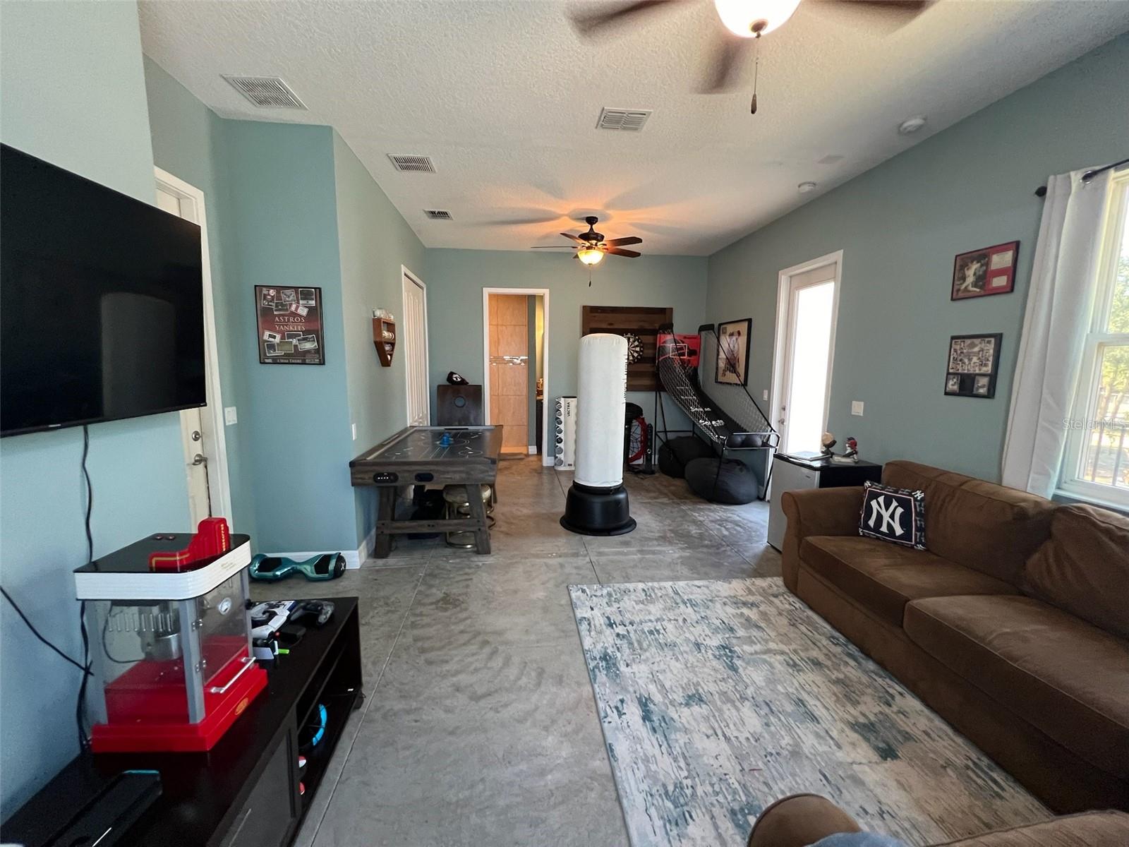 Image 19 of 40 For 22531 5th St