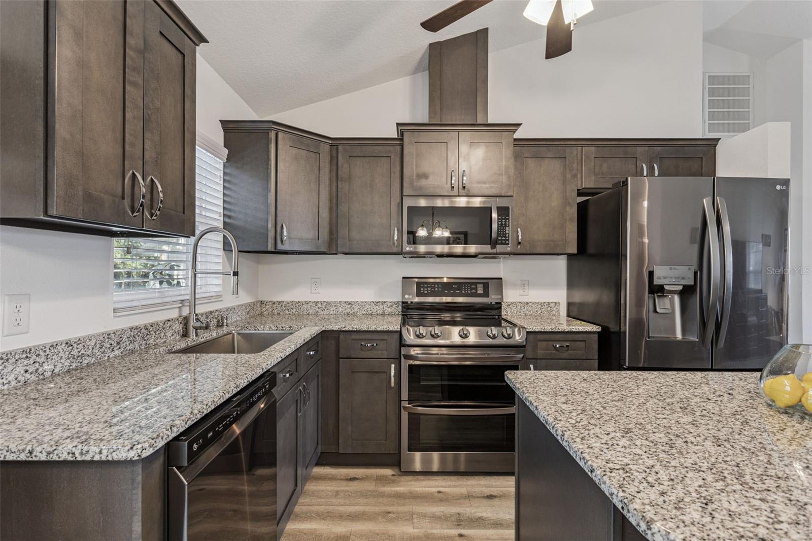 Image 11 of 44 For 1500 Homestead Point