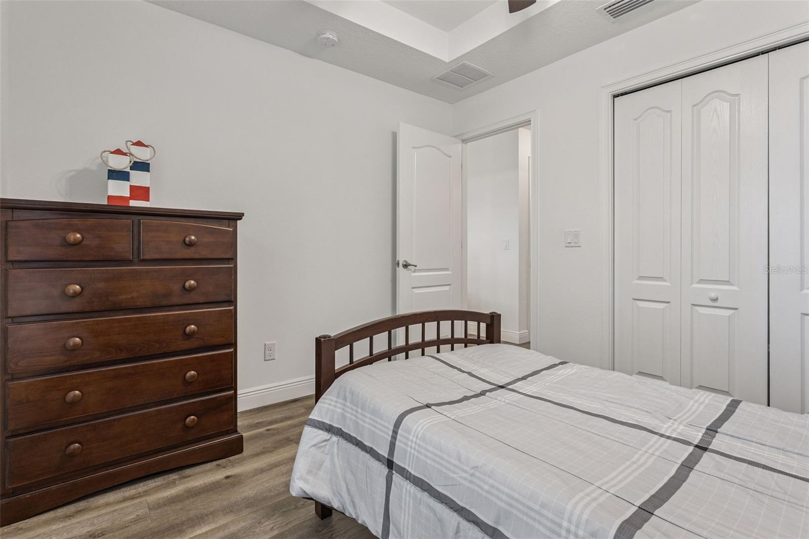 Image 22 of 44 For 1500 Homestead Point