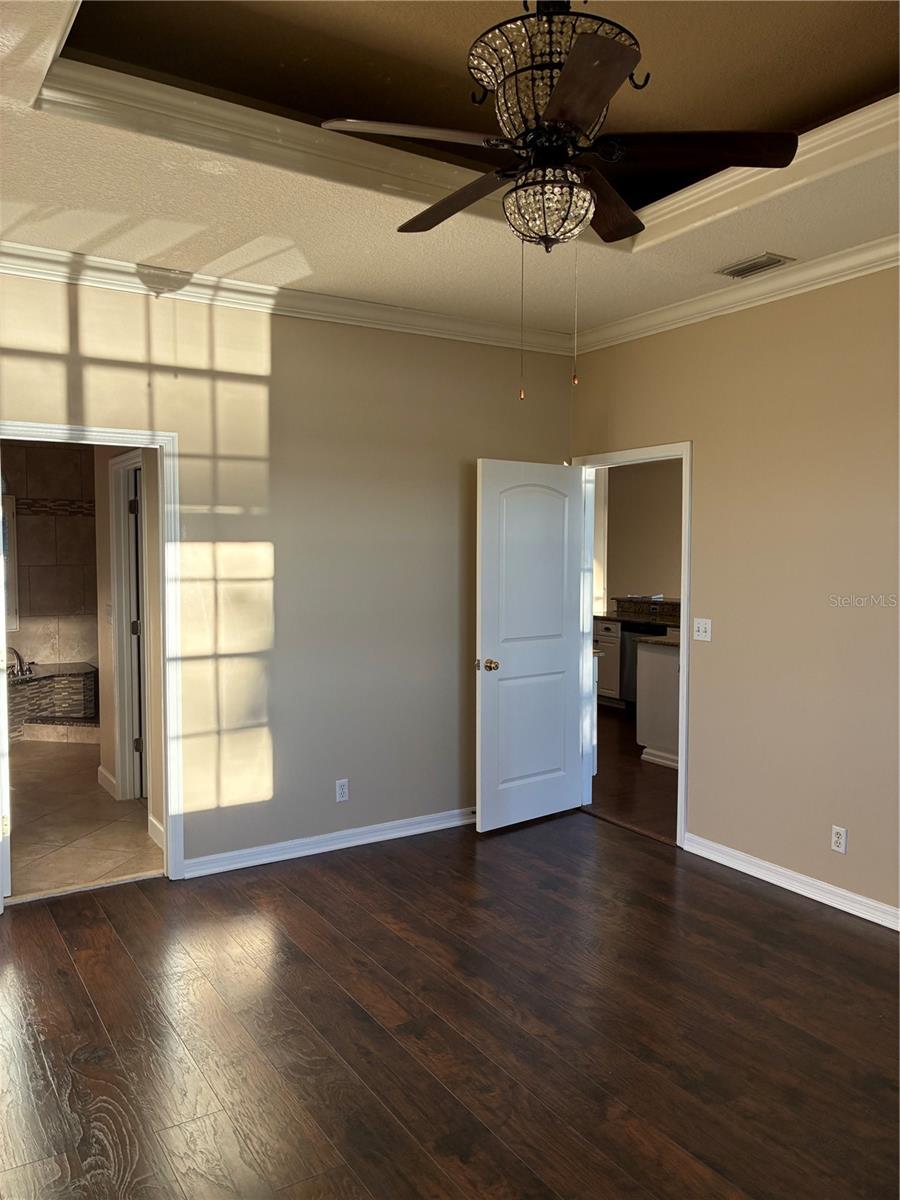 Image 10 of 29 For 41515 Silver Drive