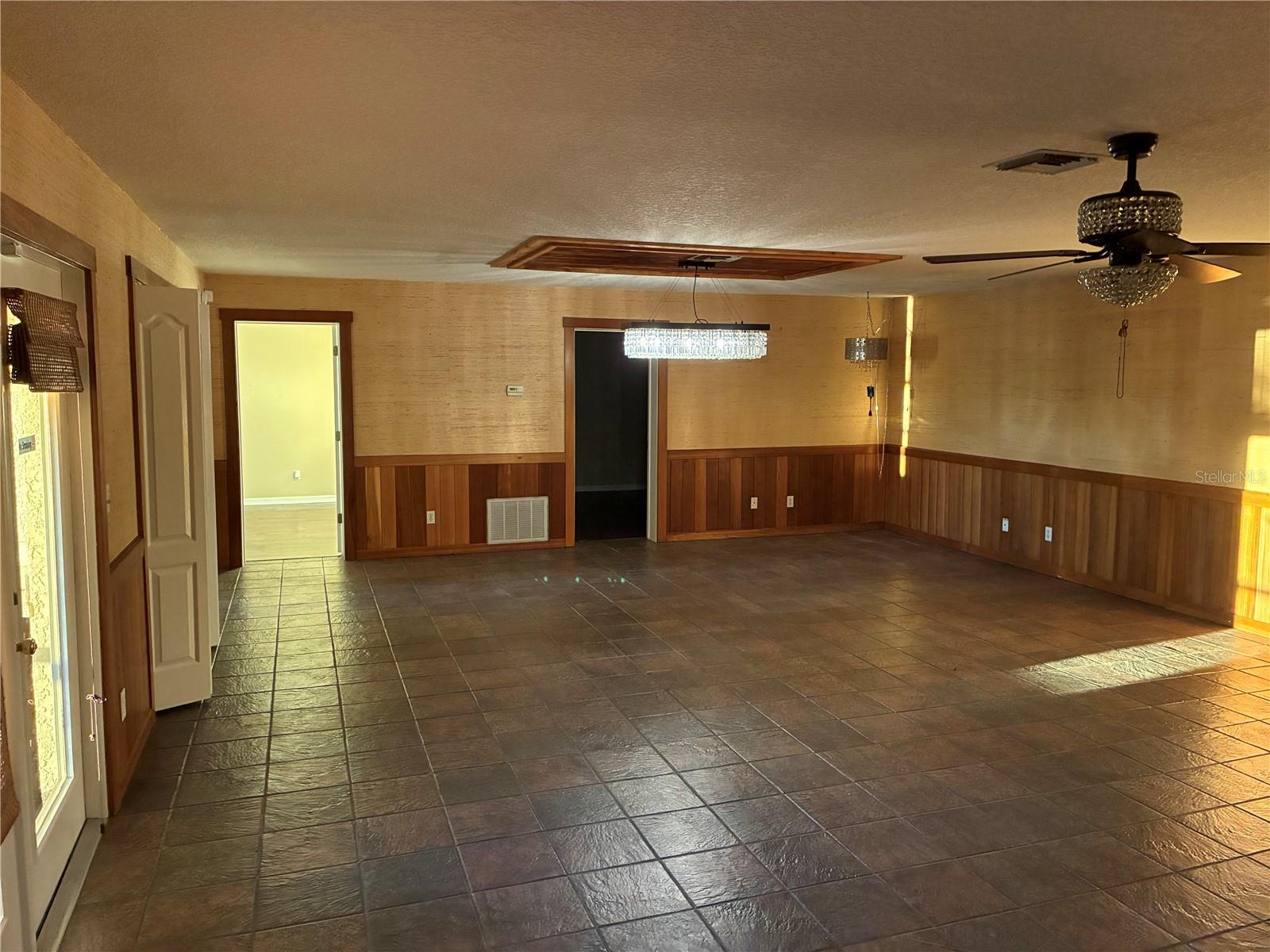 Image 28 of 29 For 41515 Silver Drive