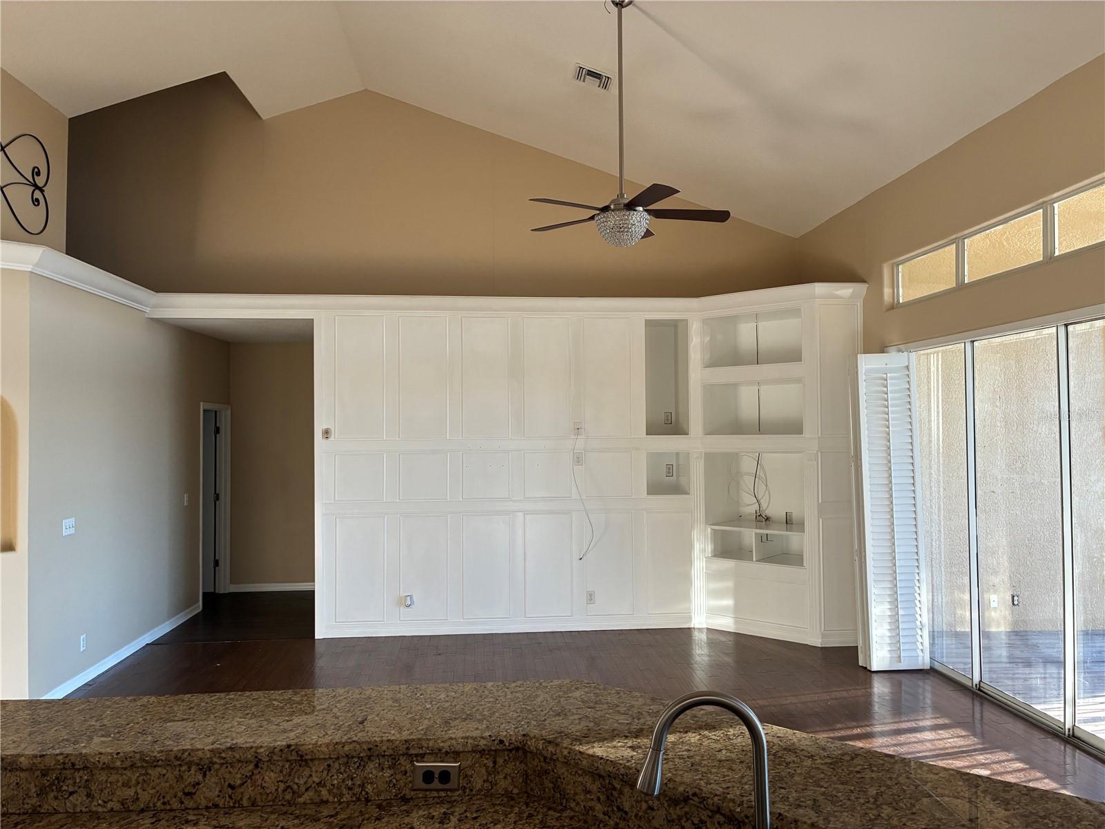 Image 7 of 29 For 41515 Silver Drive