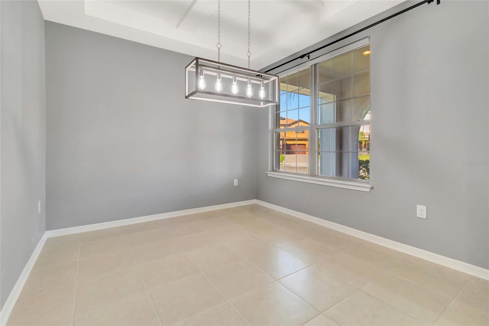 Image 11 of 75 For 1077 Fountain Coin Loop