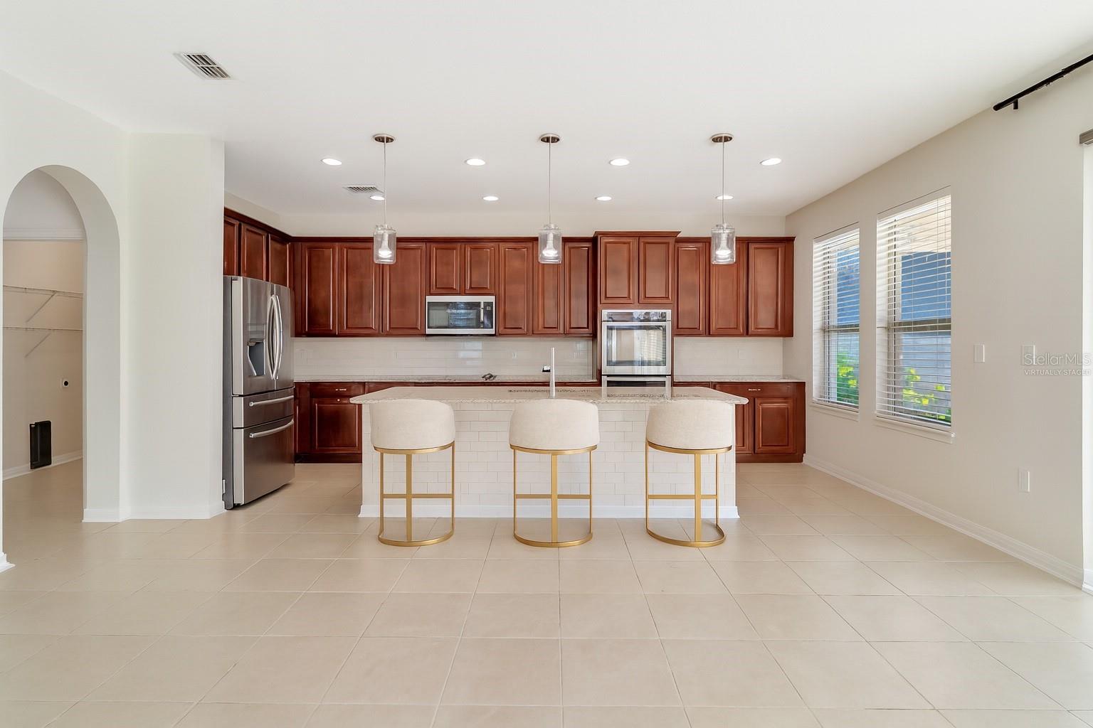 Image 17 of 75 For 1077 Fountain Coin Loop