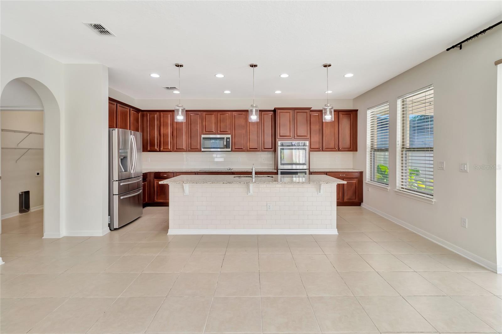 Image 18 of 75 For 1077 Fountain Coin Loop