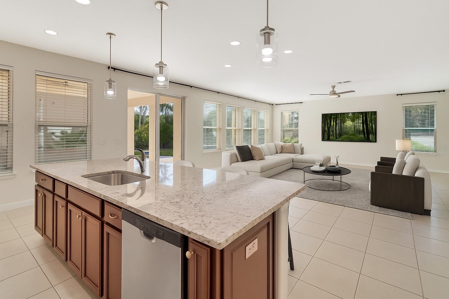 Image 19 of 75 For 1077 Fountain Coin Loop