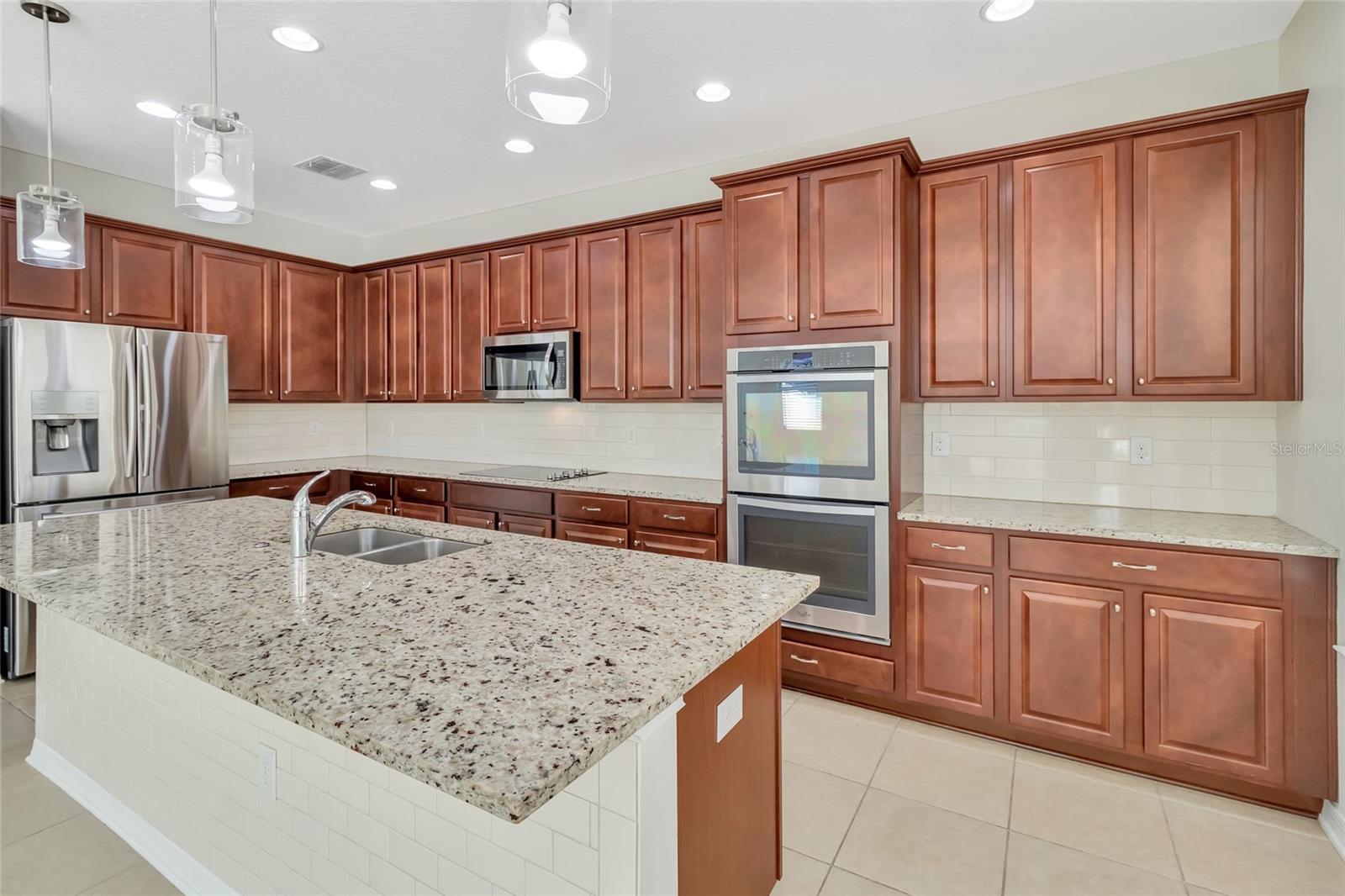 Image 20 of 75 For 1077 Fountain Coin Loop