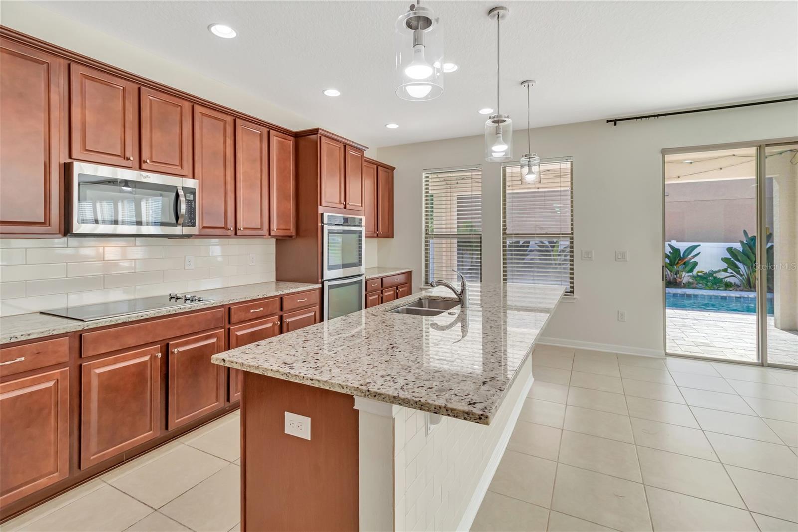 Image 21 of 75 For 1077 Fountain Coin Loop