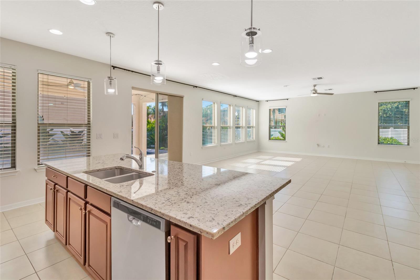 Image 22 of 75 For 1077 Fountain Coin Loop