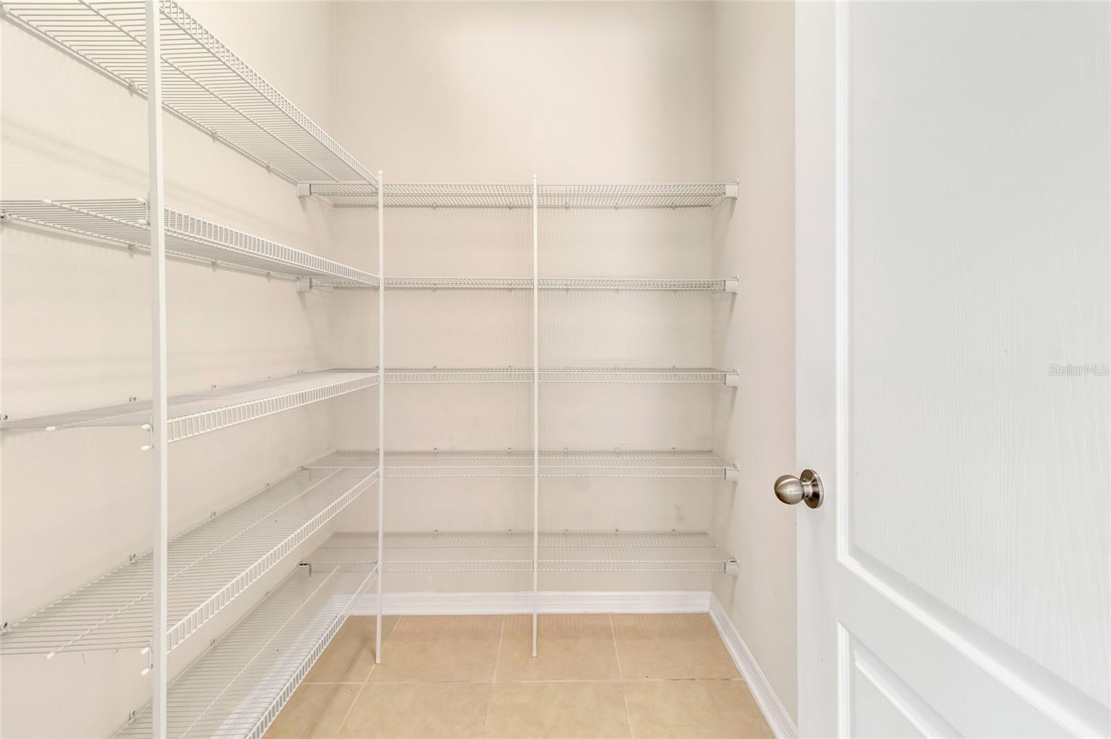 Image 23 of 75 For 1077 Fountain Coin Loop