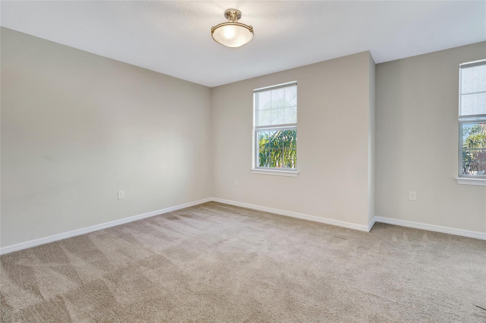 Image 30 of 75 For 1077 Fountain Coin Loop