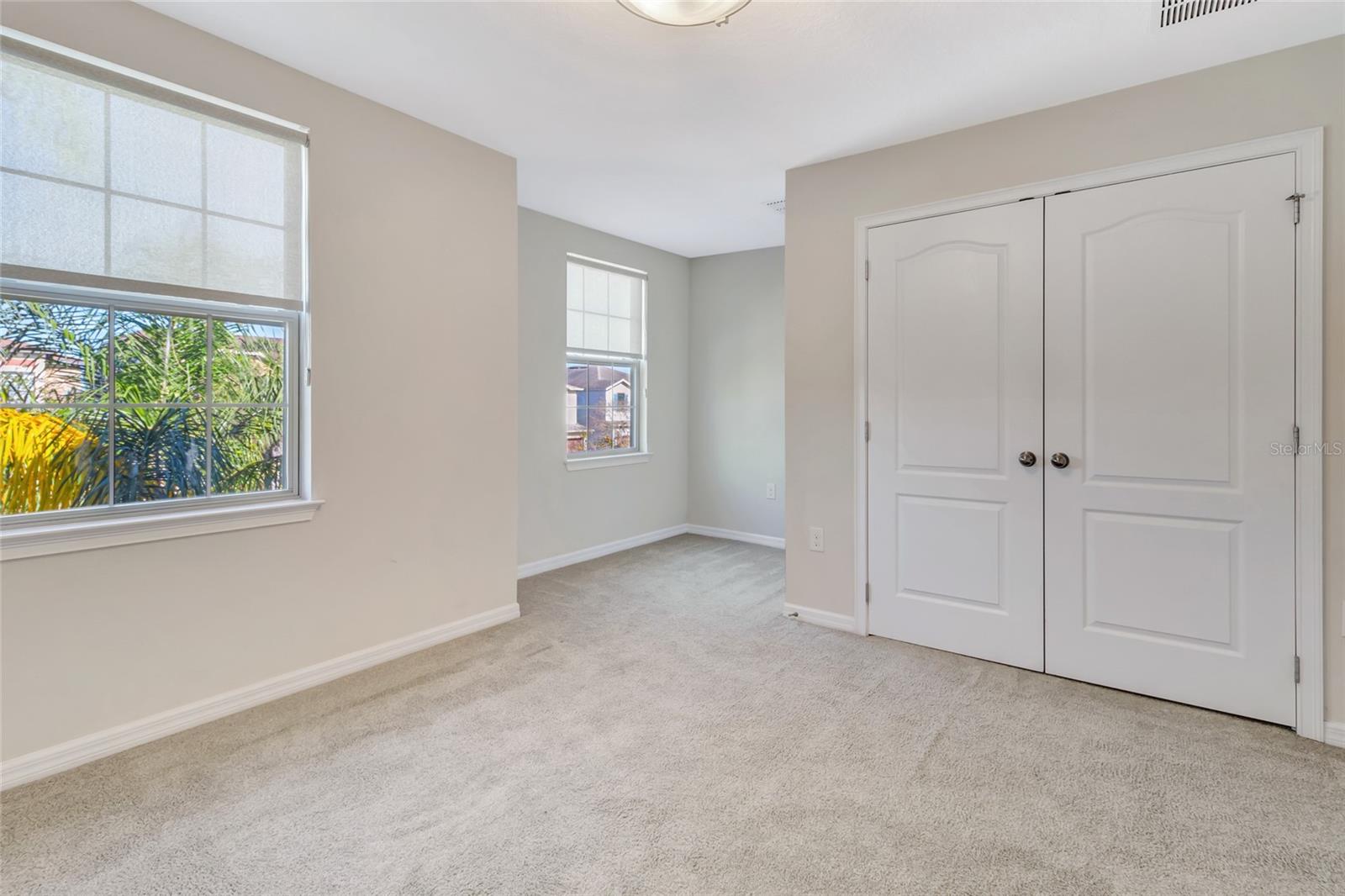 Image 32 of 75 For 1077 Fountain Coin Loop