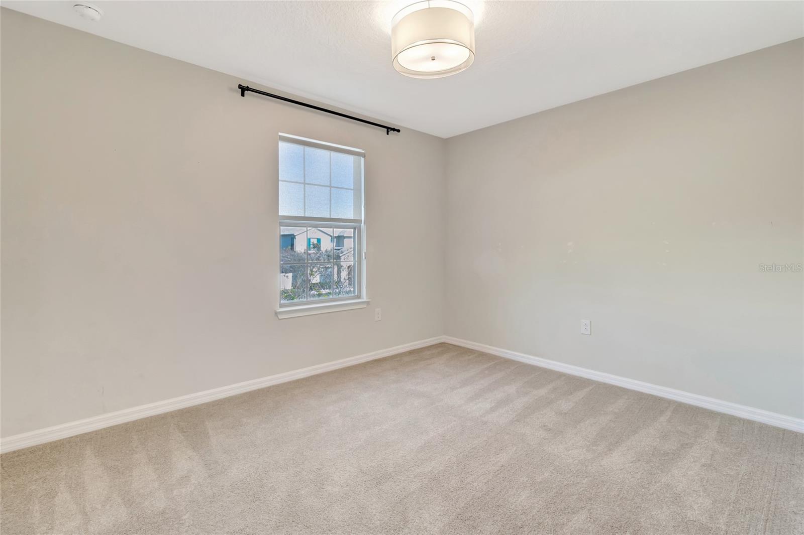 Image 34 of 75 For 1077 Fountain Coin Loop